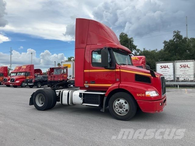 Volvo VNM42T Prime Movers