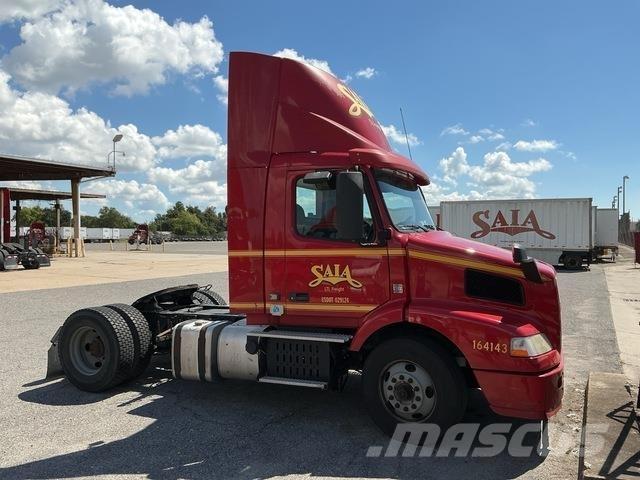Volvo VNM42T Prime Movers