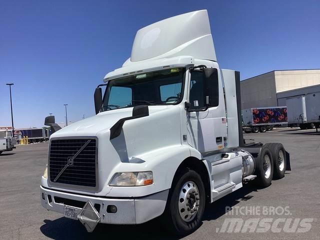 Volvo VNM64T Prime Movers
