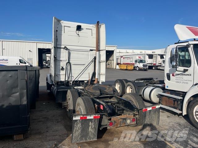 Volvo VNM64T Prime Movers