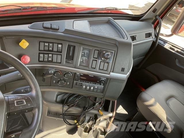 Volvo VNR300 Prime Movers