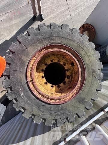 XCMG LW300K Wheel loaders