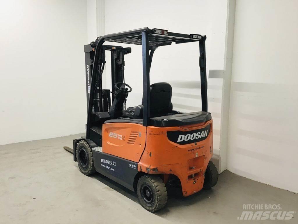Doosan B25X-7 Electric forklift trucks