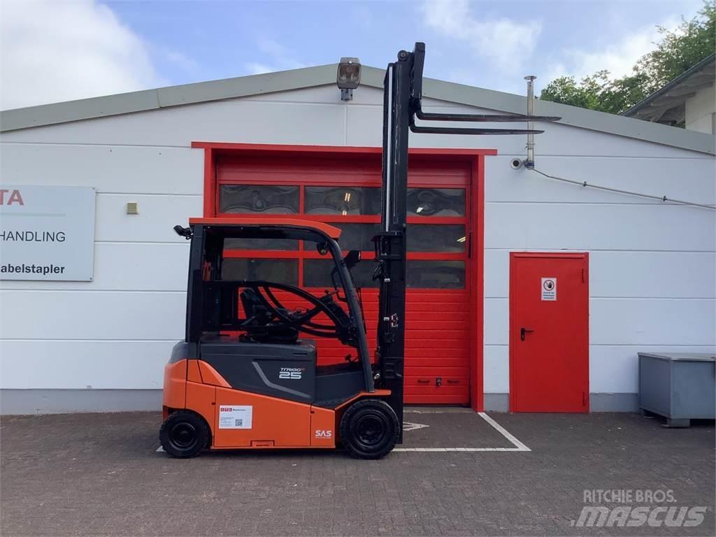 Toyota 8FBMT25 Electric forklift trucks