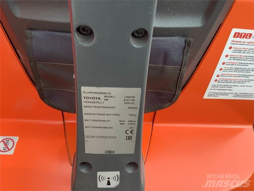 Toyota LWE200 Low lifter