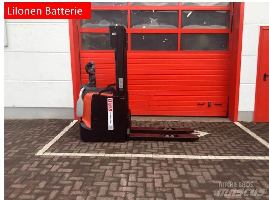 Toyota SPE120 Pedestrian stacker