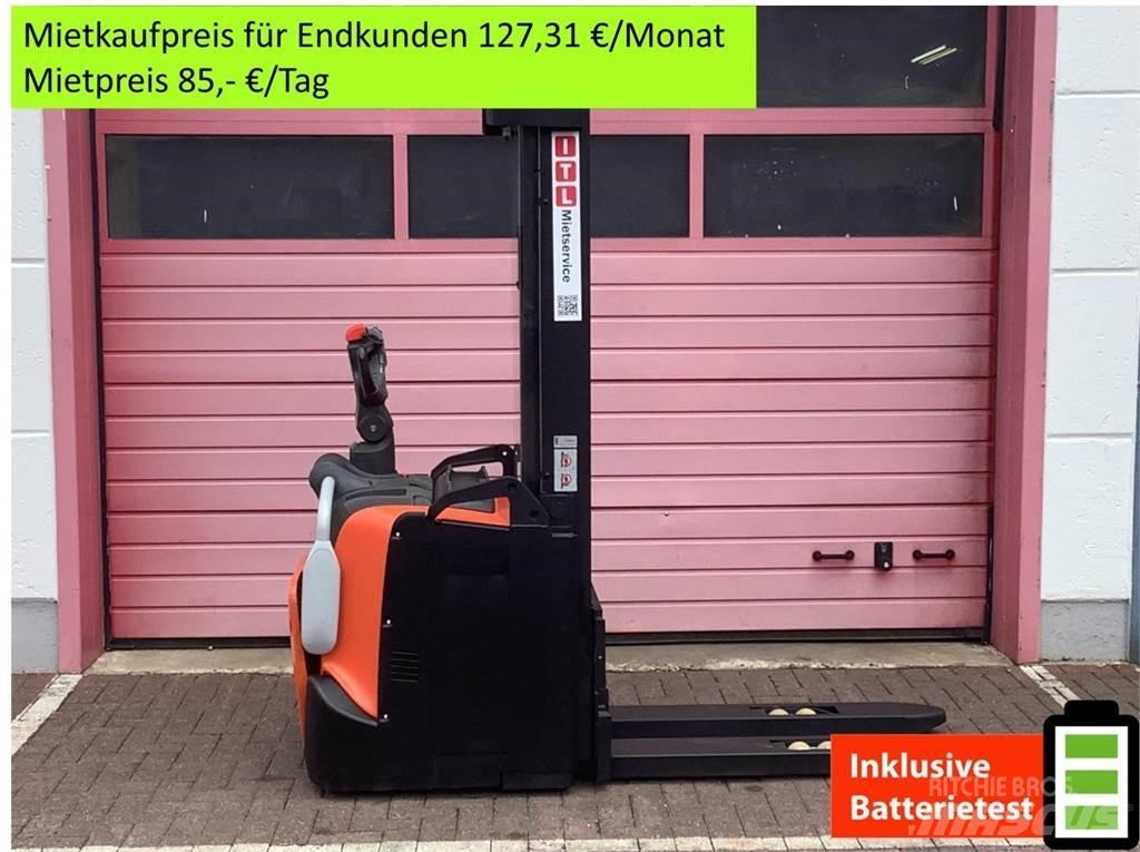 Toyota SPE140 Pedestrian stacker