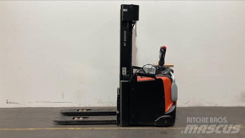 Toyota SPE160L Pedestrian stacker