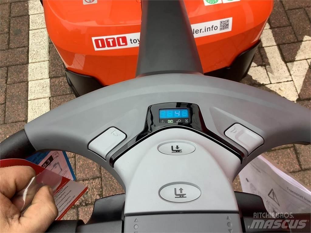 Toyota SWE120L Pedestrian stacker