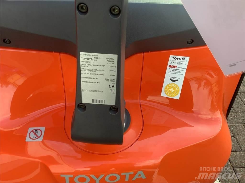 Toyota SWE145L Pedestrian stacker