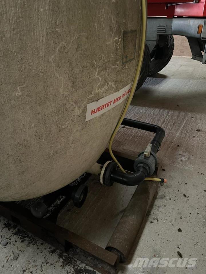  15.000 L vandtank Hopper equipment, blowers and elevators