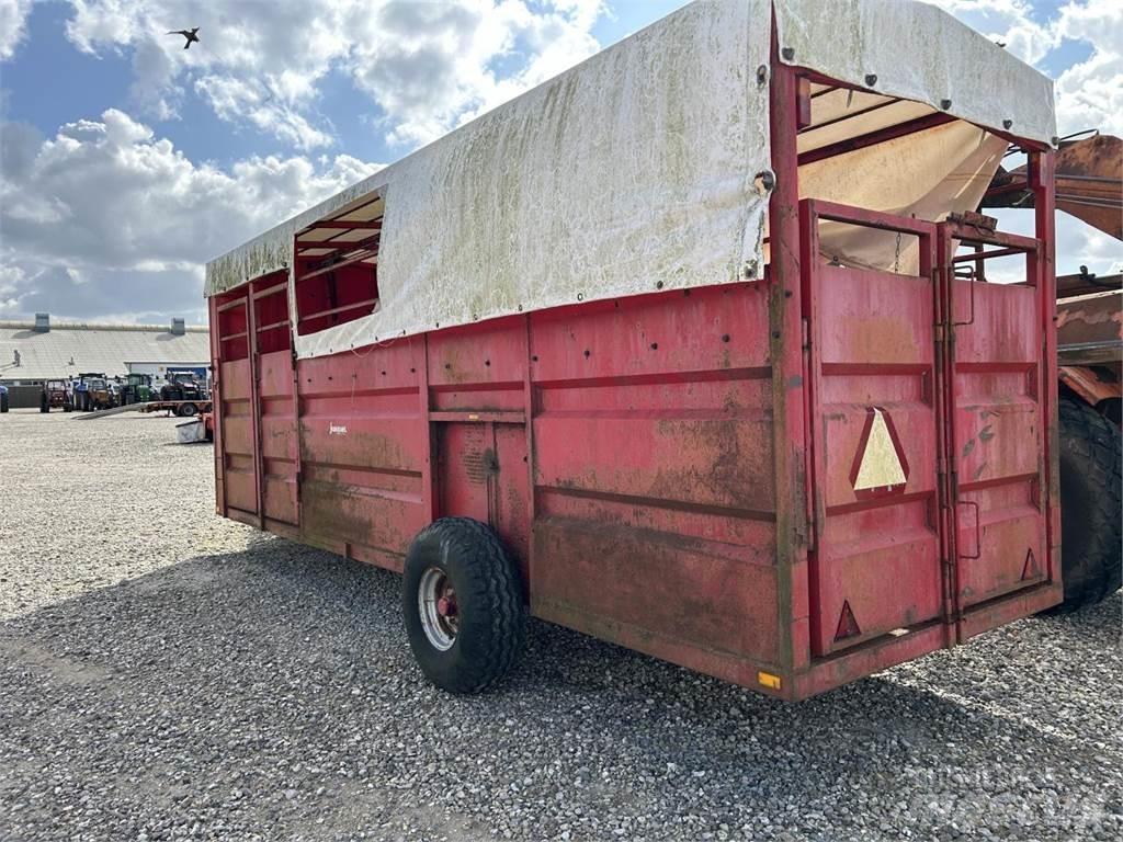  6 MTR Livestock transport