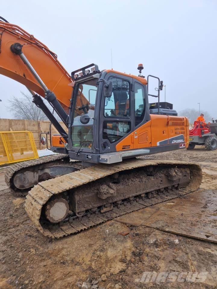 Doosan 255-5 Crawler excavators