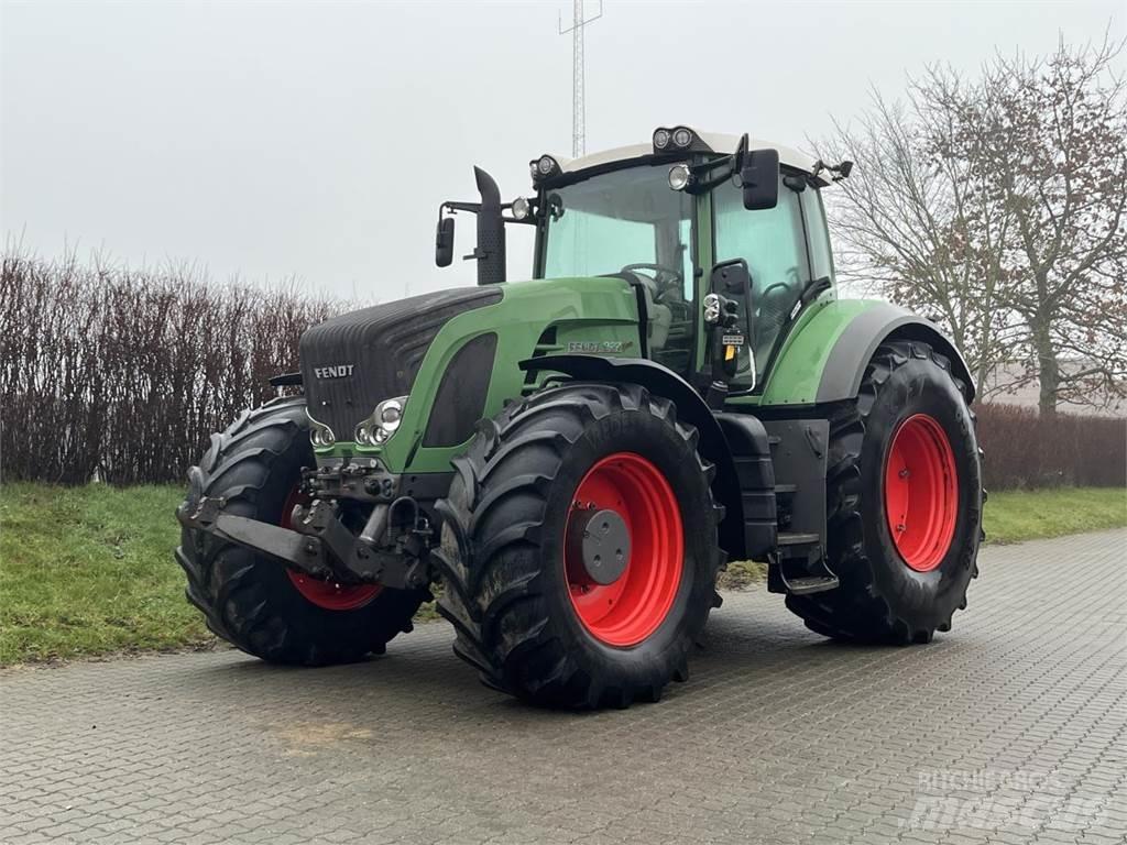 Fendt 927. Tractors