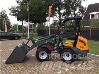 GiANT G2200E Mini loaders