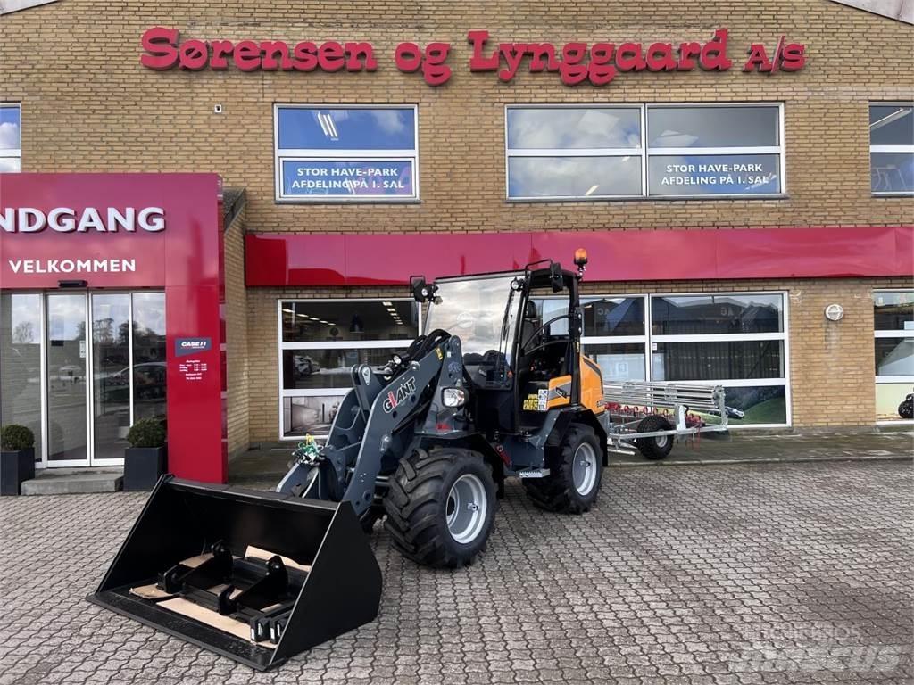 GiANT G3500 Mini loaders
