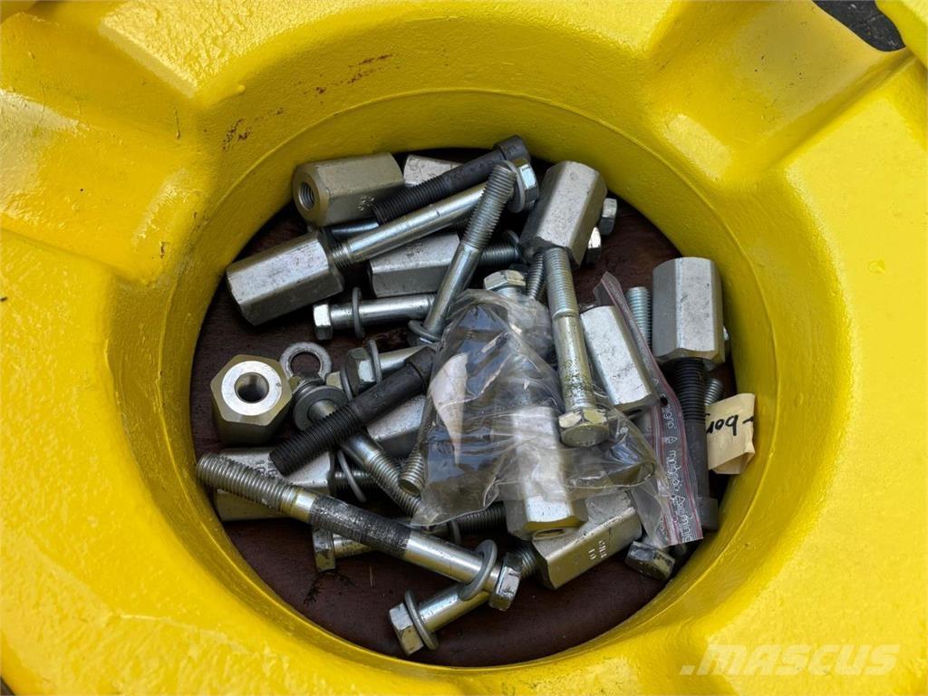  Hjulvægte Other tractor accessories