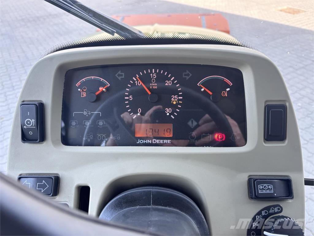 John Deere 3720 Compact tractors