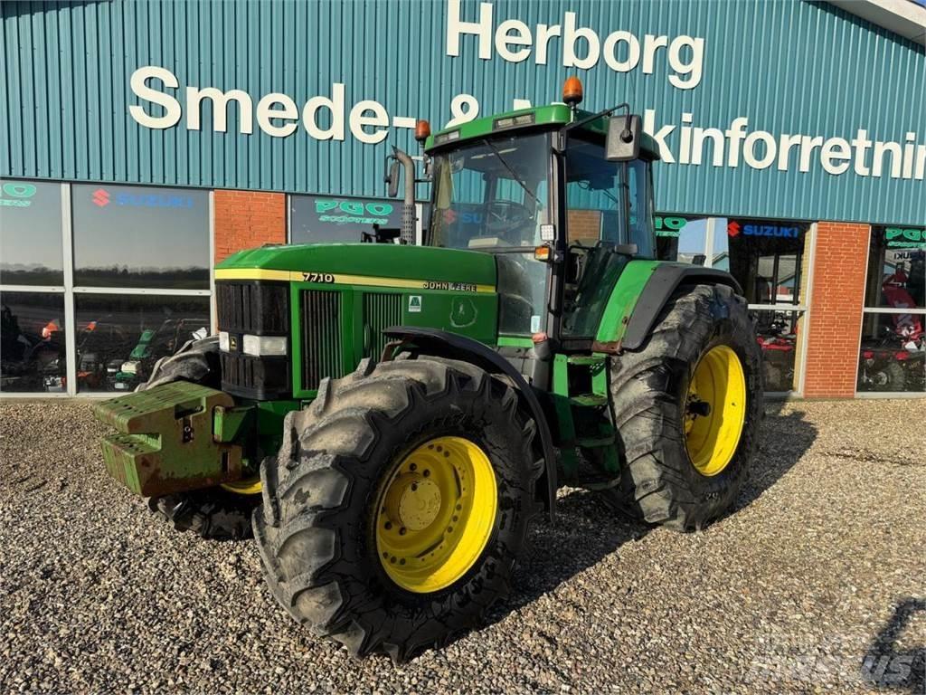 John Deere 7710 Tractors