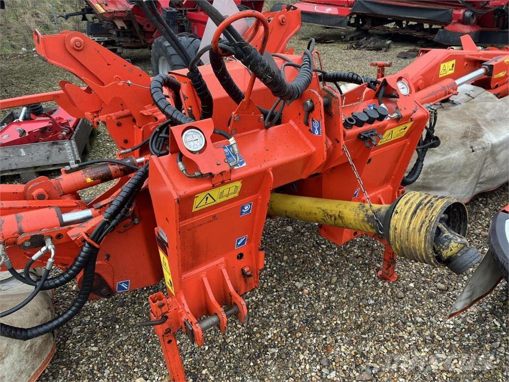 Kuhn GMD 883 Swathers