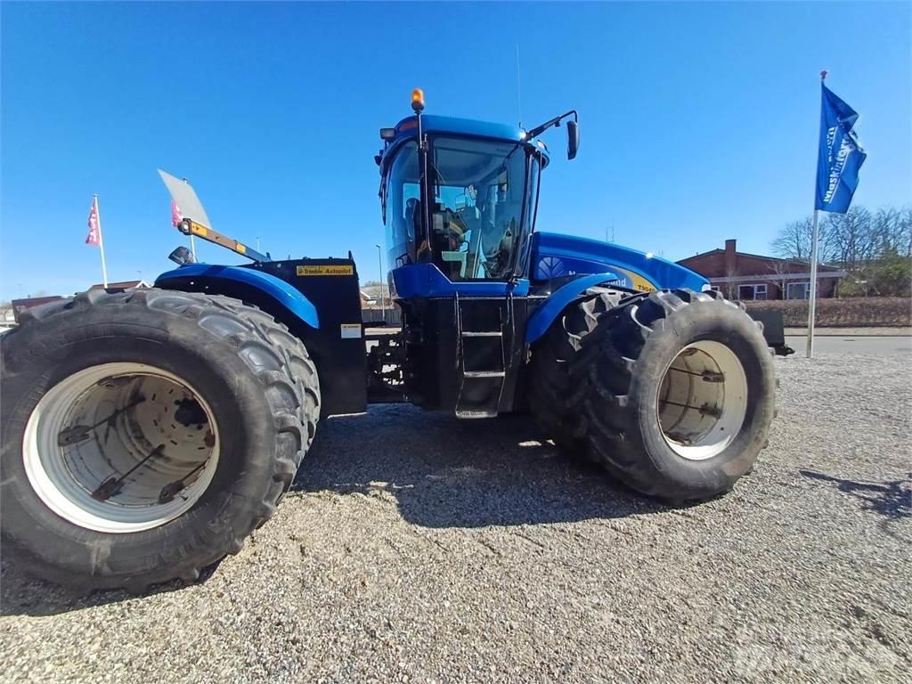 New Holland T9040 Tractors