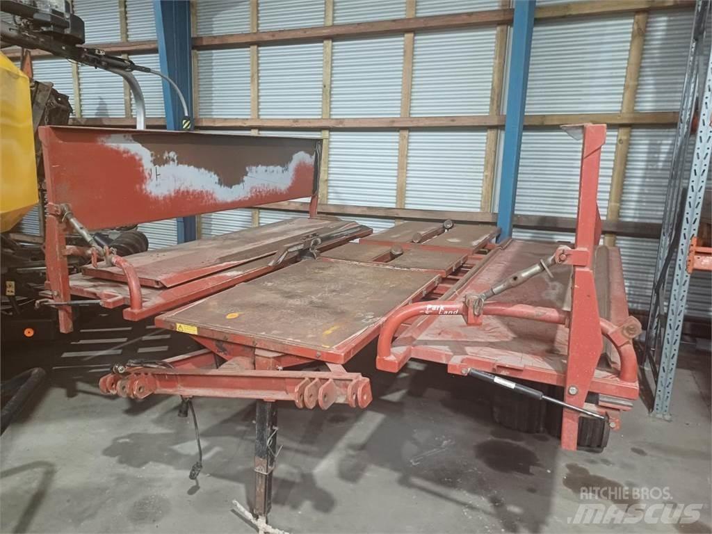 Parkland 320/5 Square balers