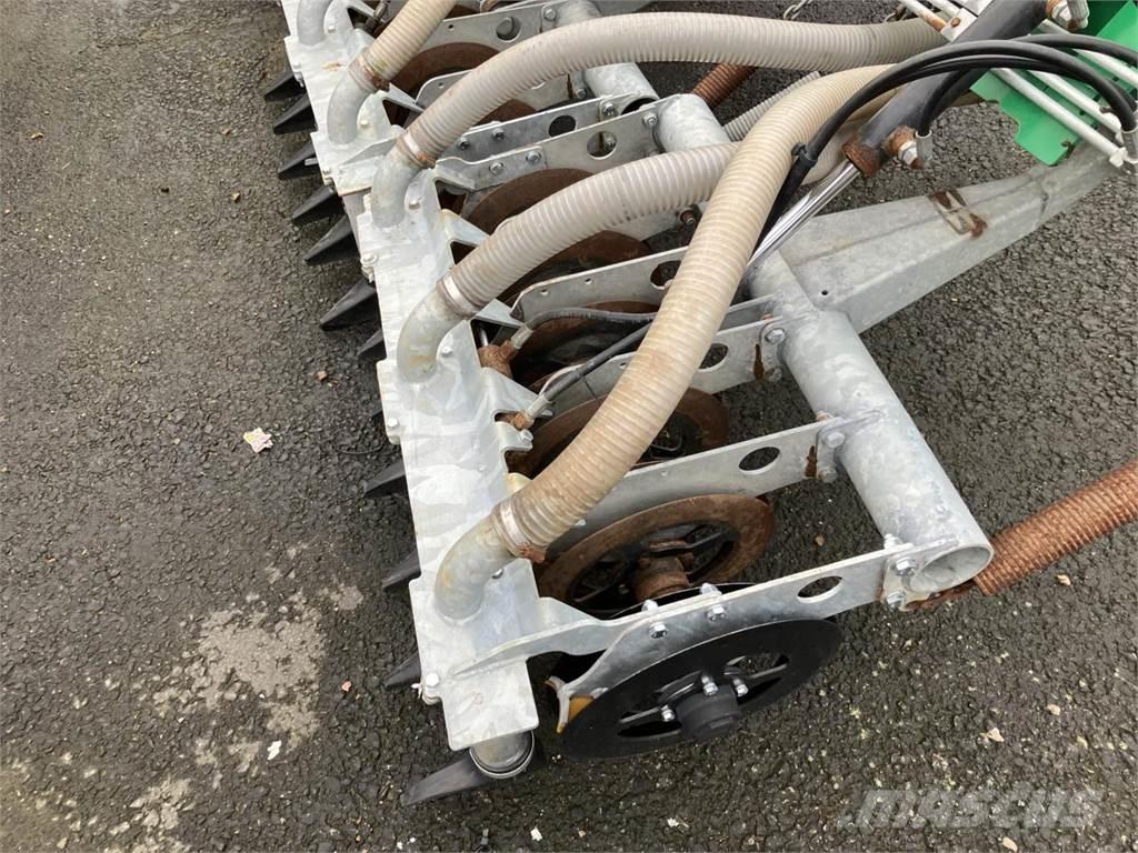 Samson TD 12 Fertilizer sprayers