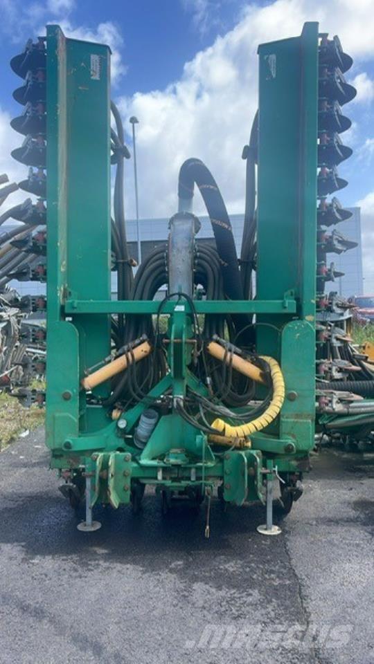 Samson TD 8 Fertilizer sprayers