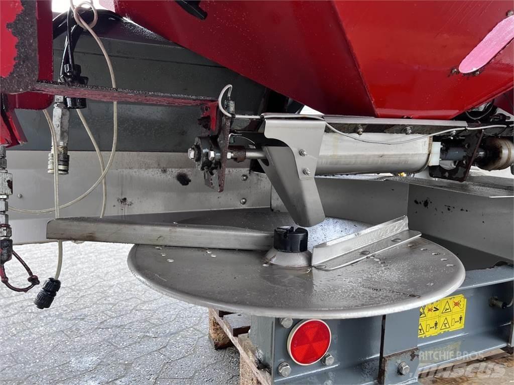 Unia MXL3000 Fertilizer sprayers
