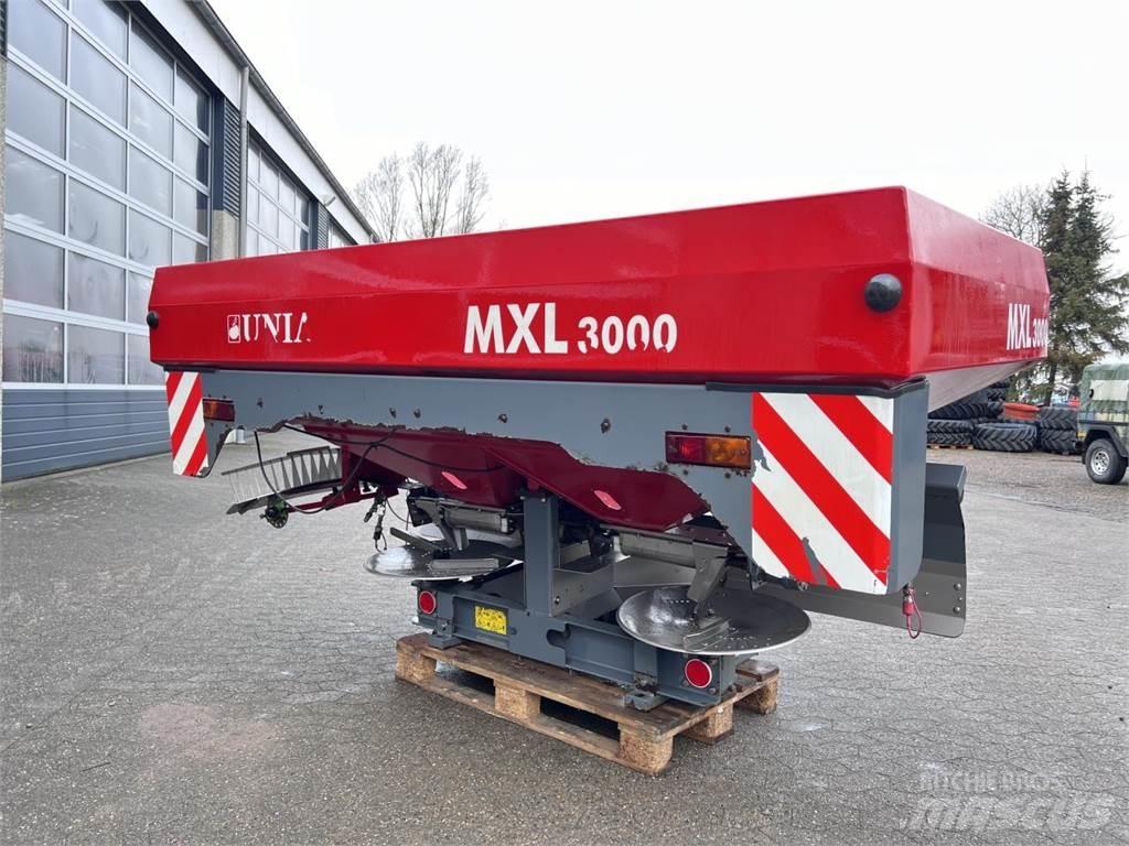 Unia MXL3000 Fertilizer sprayers