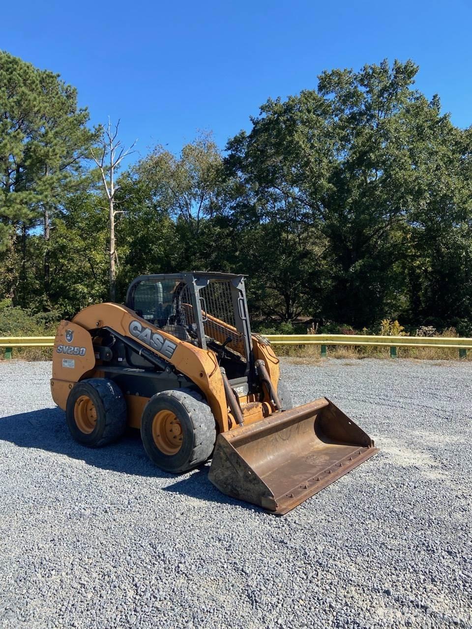 CASE SV250 Skid steer loaders
