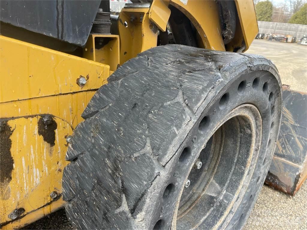 CAT 262D3 Skid steer loaders