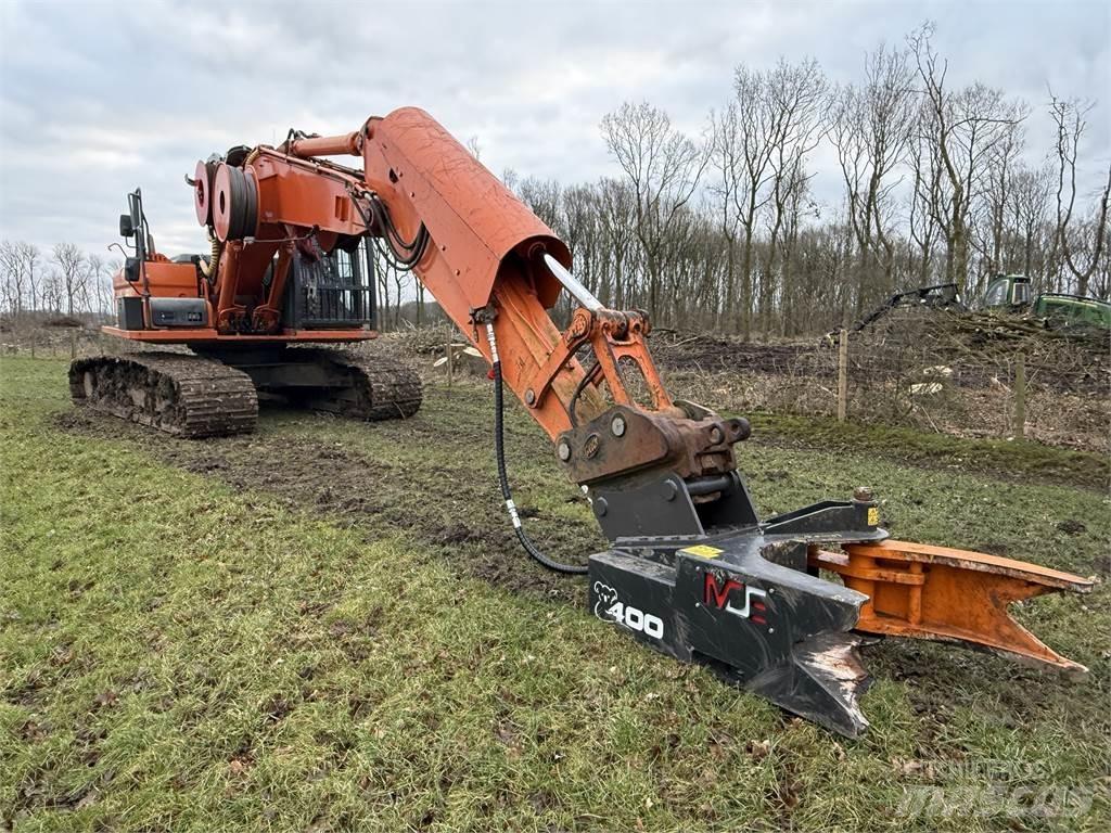 Doosan 225 Excavators