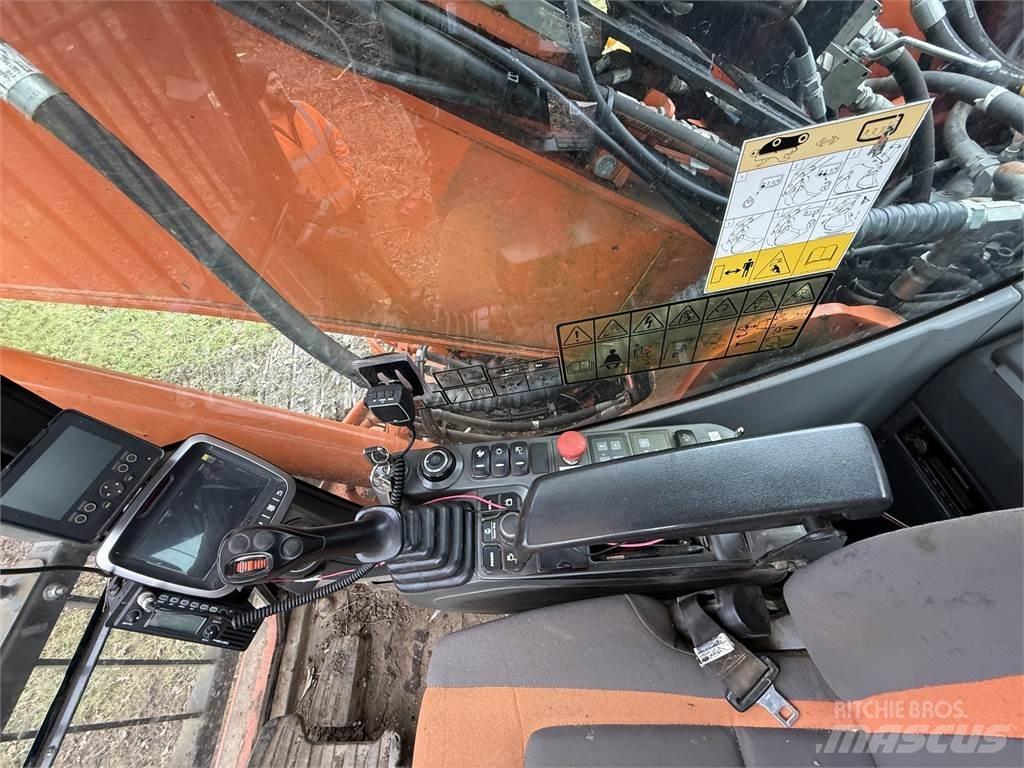Doosan 225 Excavators