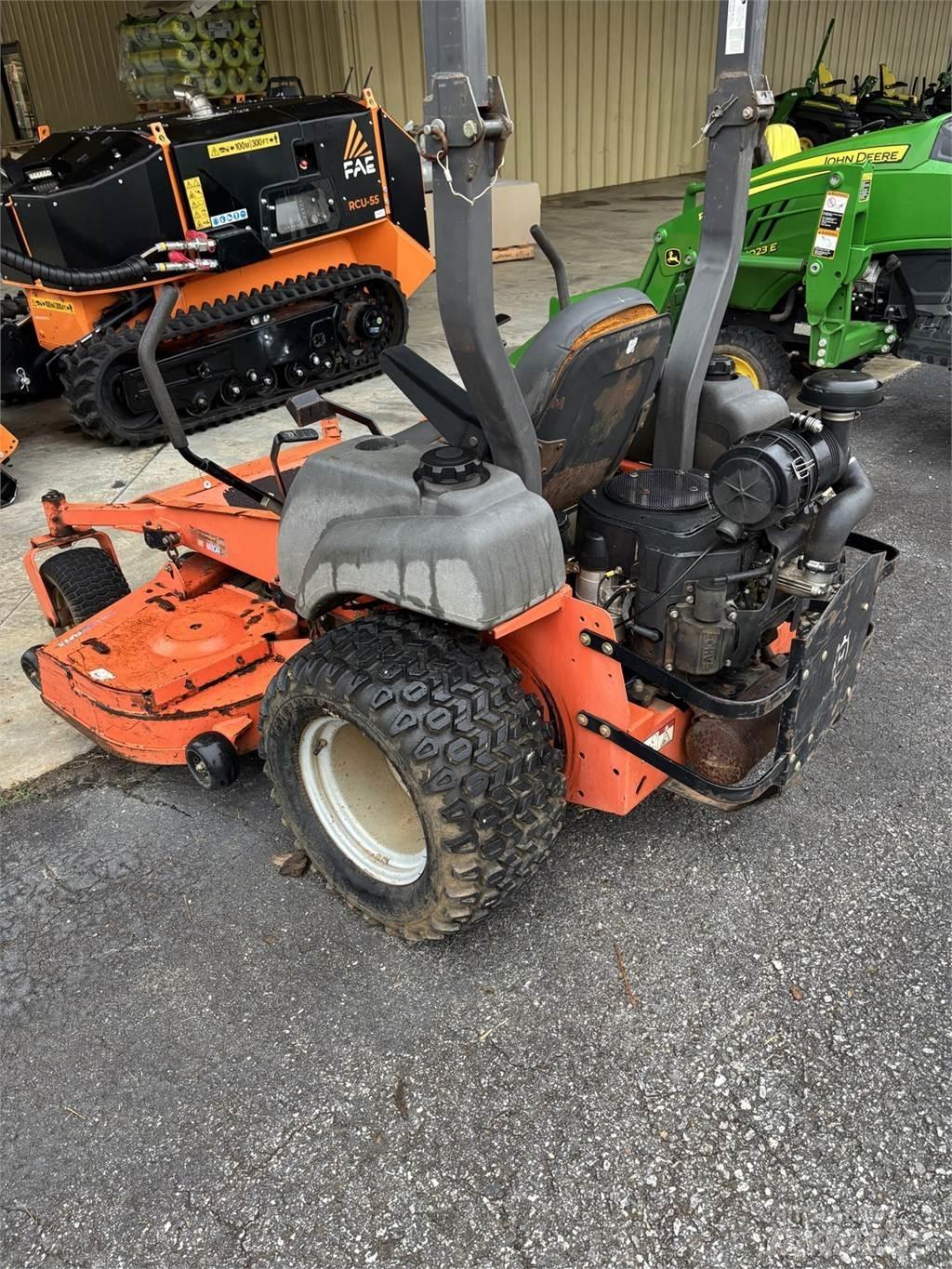 Husqvarna Z6127 Zero turn mowers