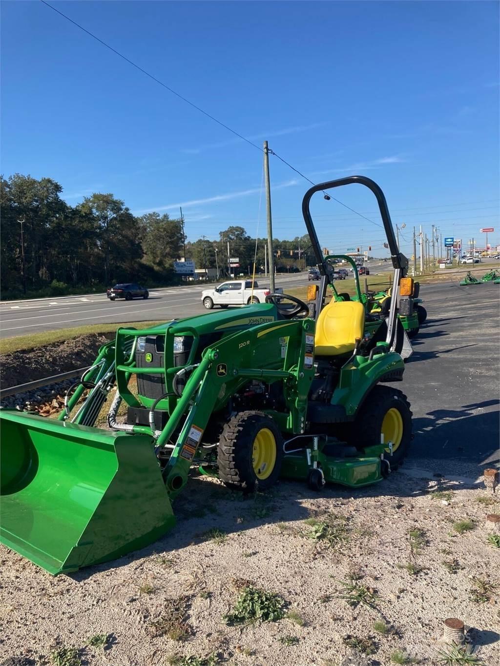 John Deere 1023E Compact tractors