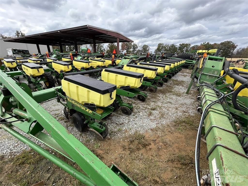 John Deere 1720 Planters