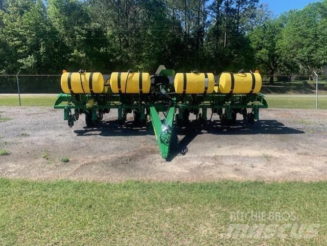 John Deere 1755 Planters
