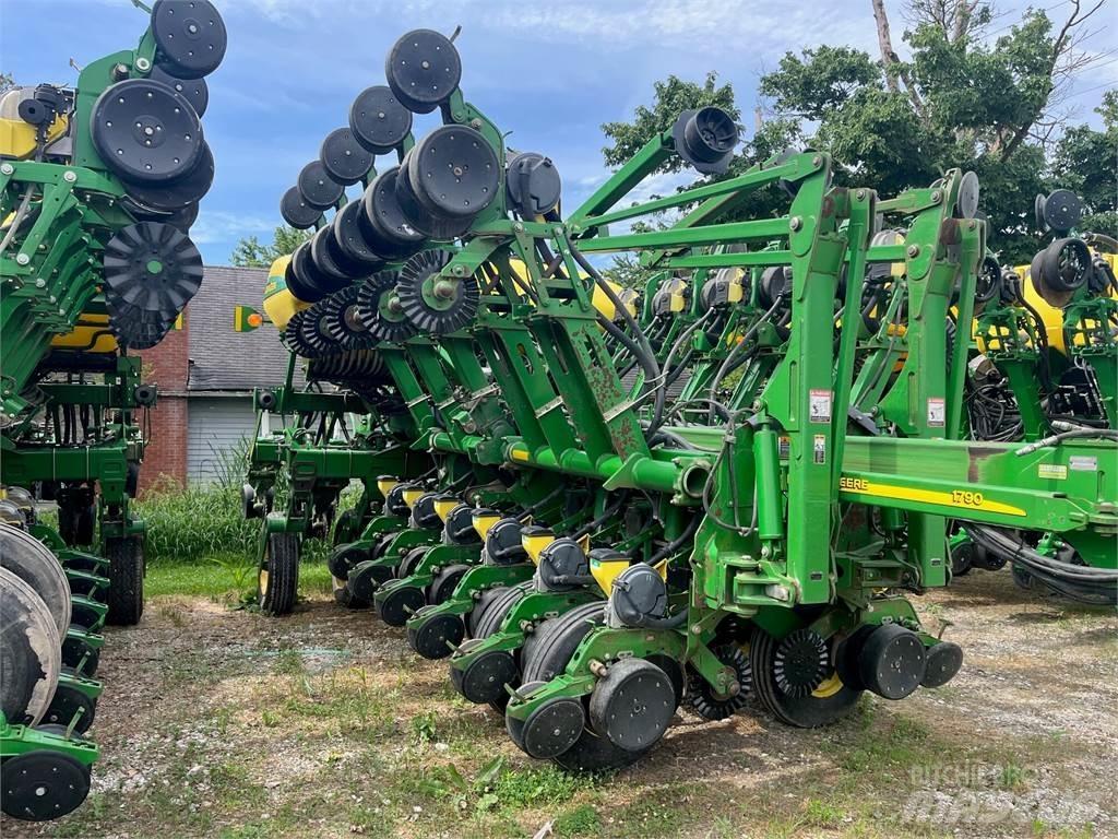 John Deere 1790 Planters