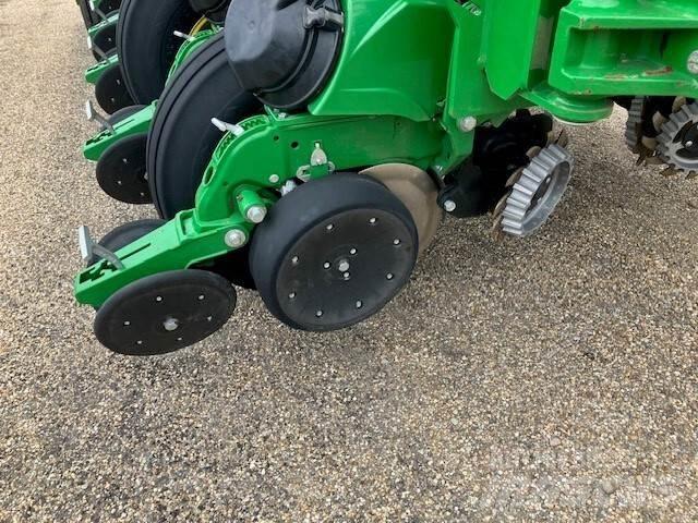 John Deere 1795 Planters