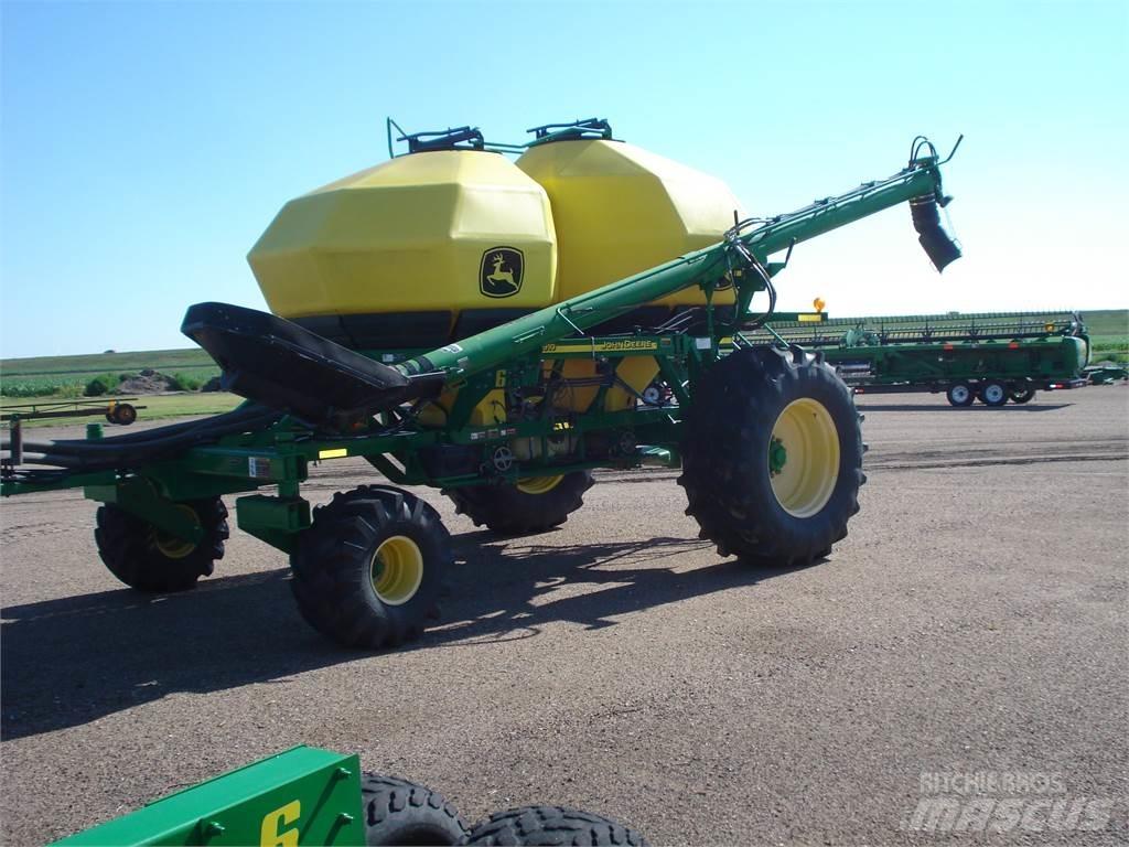 John Deere 1890 Drills