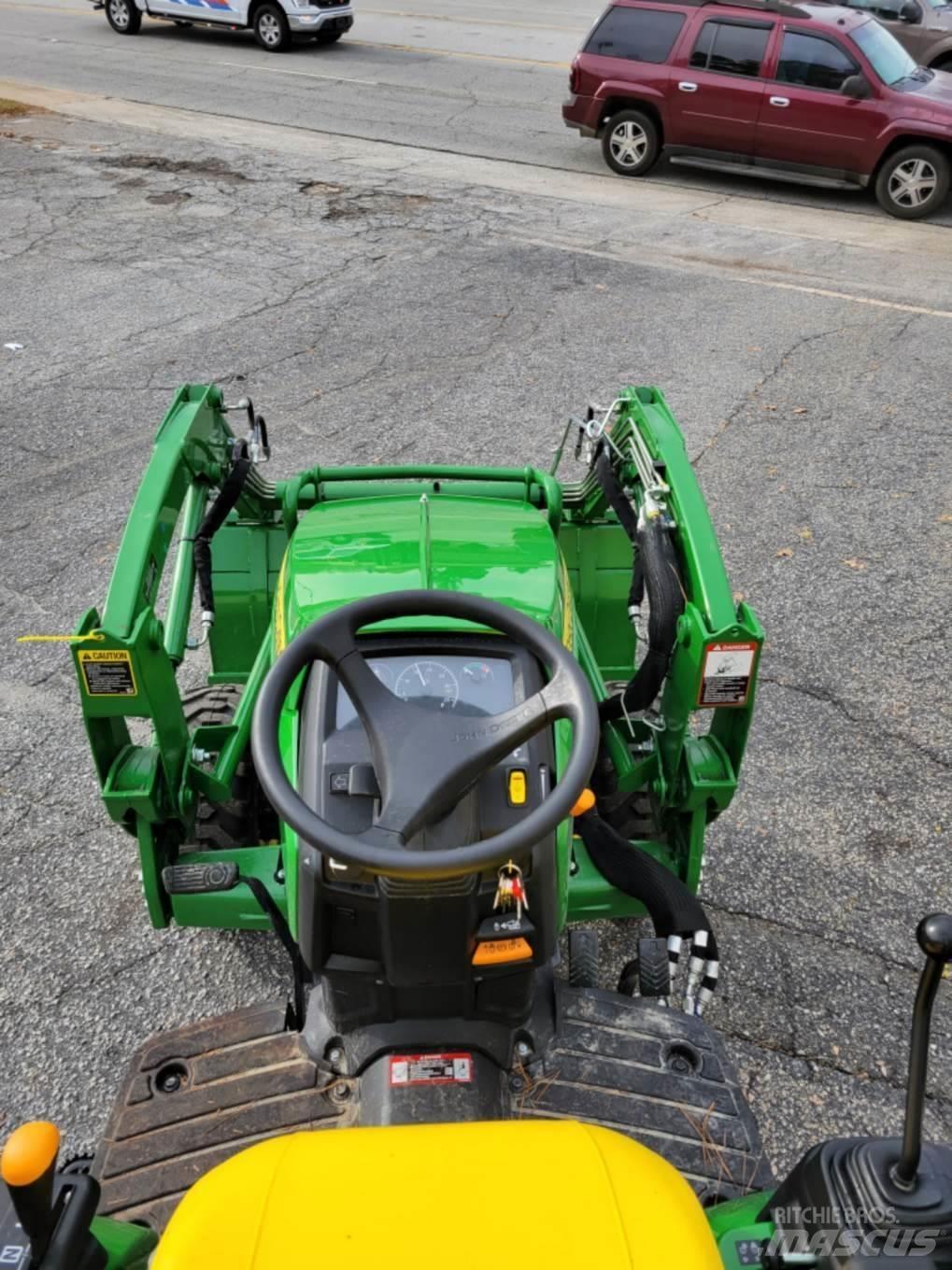 John Deere 2025R Compact tractors