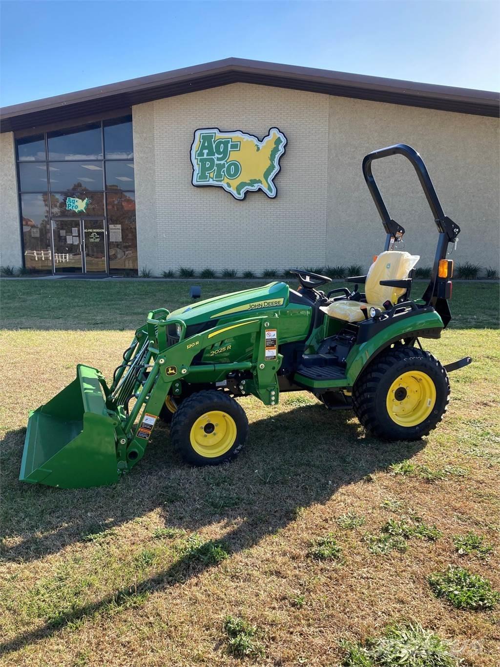John Deere 2025R Compact tractors