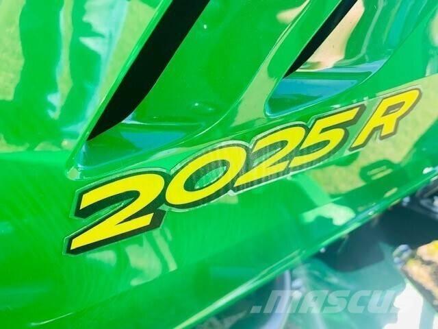 John Deere 2025R Compact tractors