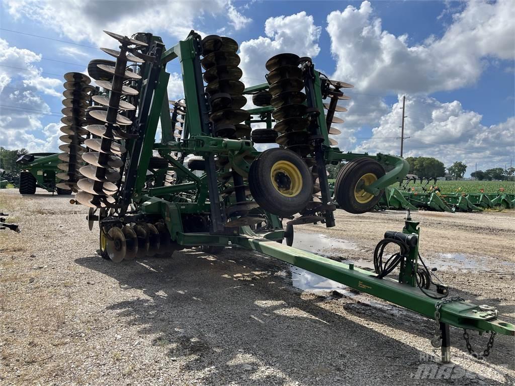 John Deere 2623 Disc harrows