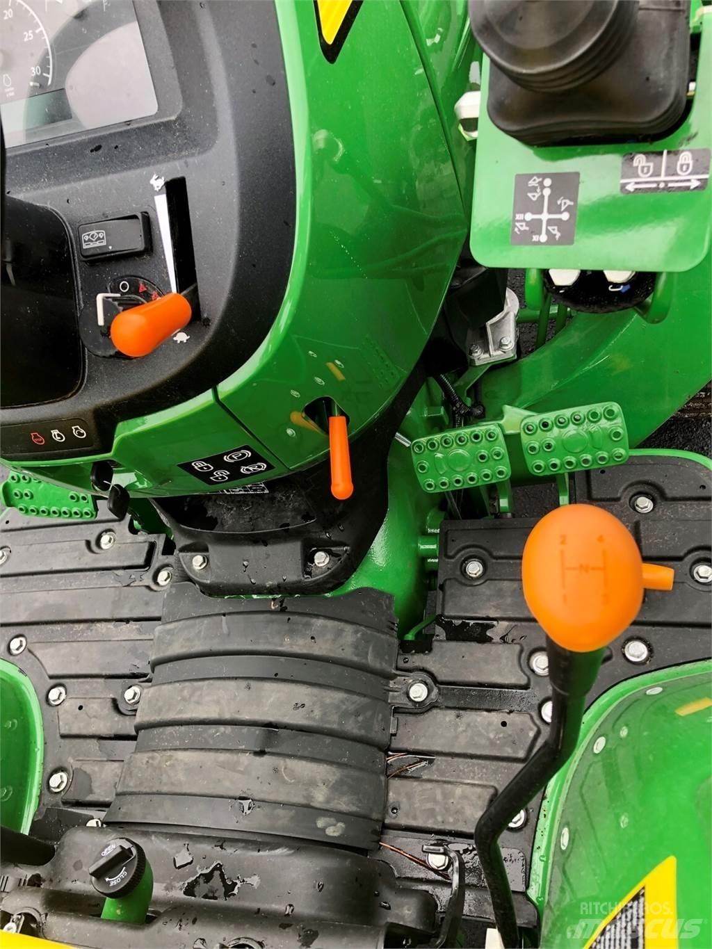 John Deere 3043D Tractors