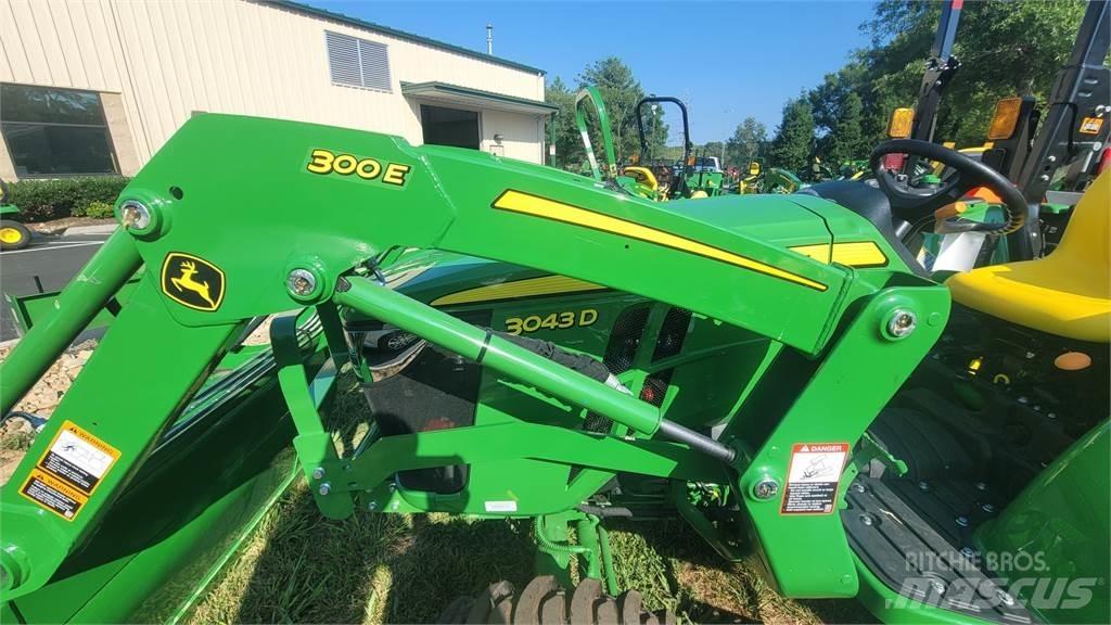 John Deere 3043D Tractors
