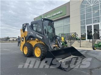 John Deere 318G Skid steer loaders