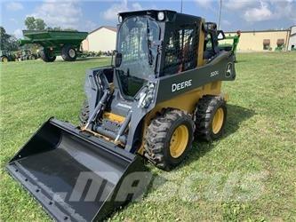 John Deere 320G Skid steer loaders