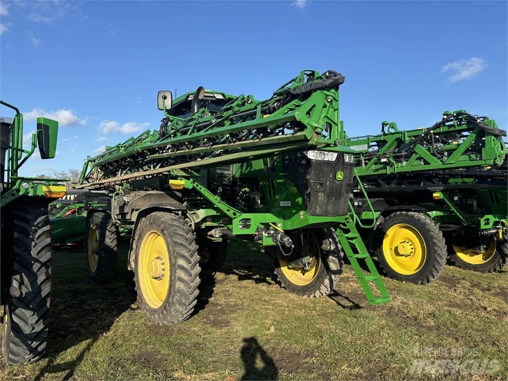 John Deere 412R Trailed sprayers
